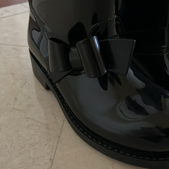 RED VALENTINO. Black rain boots with bow. Size 37. Never worn - Picture 2 of 6
